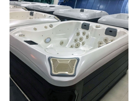 Гидромассажный спа-бассейн JNJ Spas Storm Paris SPA-635 Гидромассажный спа-бассейн JNJ Spas Storm Paris SPA-635